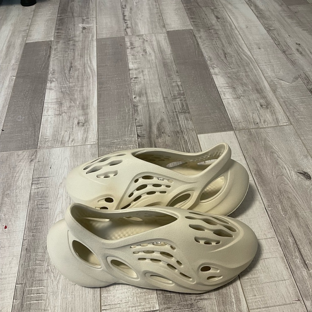 Yeezy Foam Runners Ararat